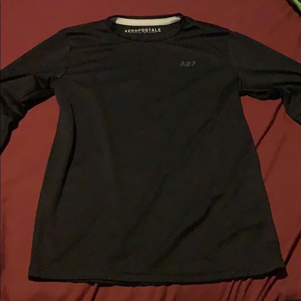 Aero long sleeve breathable tee.
